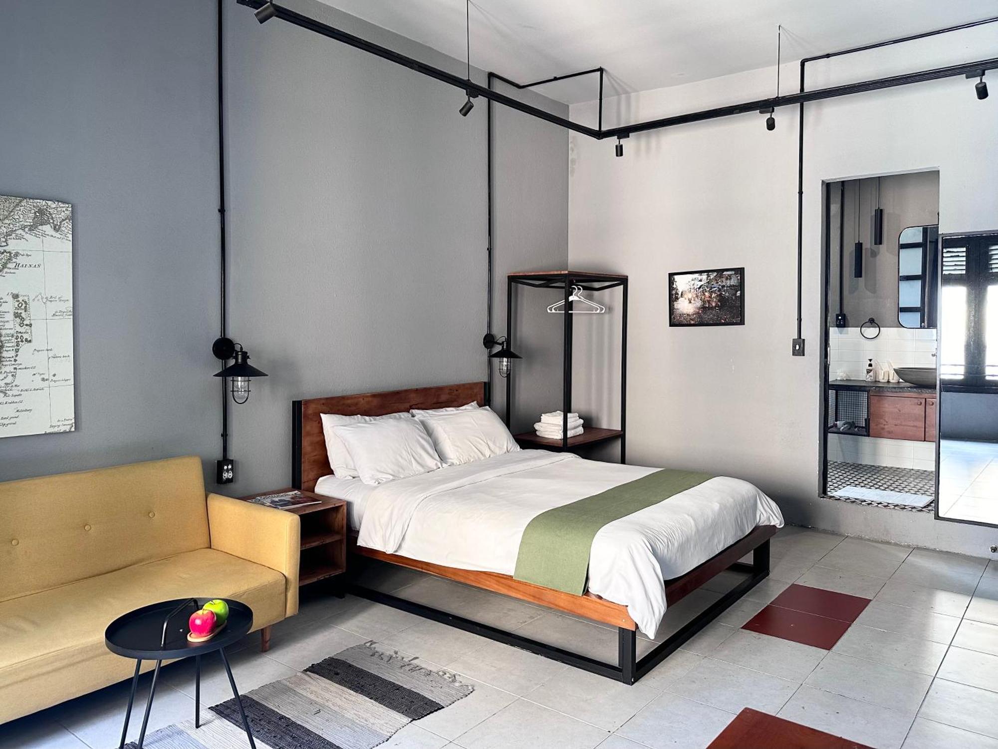 Circadian Industrial Studios On Nguyen Hue Хошимин Экстерьер фото