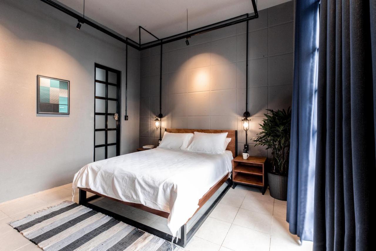 Circadian Industrial Studios On Nguyen Hue Хошимин Экстерьер фото